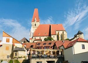 Budynek, w którym mieści się hotel