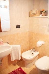 Et badeværelse på Villa lilly + 15 billeder