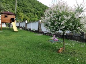 Φωτογραφία από το άλμπουμ του By the River Hotel Complex σε Balkanets +39 φωτογραφίες