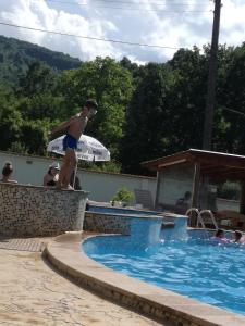 Φωτογραφία από το άλμπουμ του By the River Hotel Complex σε Balkanets