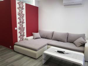 A seating area at gyorapartman-TOP
