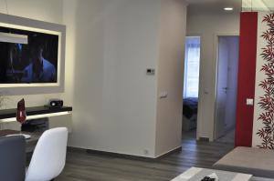 A television and/or entertainment centre at gyorapartman-TOP