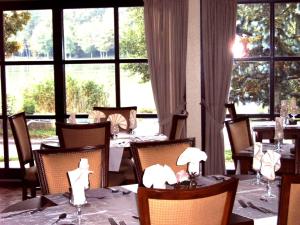 Afbeelding uit fotogalerij van Hotel Restaurant des Lacs in Contrexéville