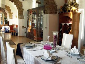 A restaurant or other place to eat at Hotel Villa Sirio