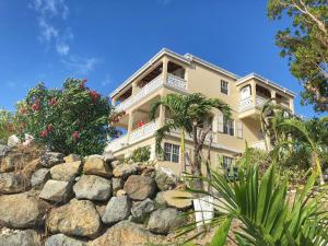 Galeriebild der Unterkunft Ocean View Villas in Jost Van Dyke