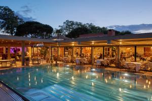 Бассейн в Villa Duflot Hôtel & Spa Perpignan или поблизости