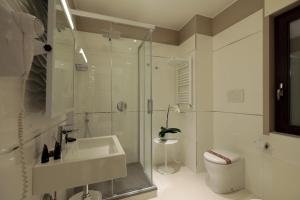 ETNEA STYLE CATANIA LUXURY ROOMS的一间浴室