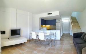 Posedenie v ubytovaní VACAY Villa Anna, jardín privado, piscina comunitaria, en Costa Brava, L'Escala!