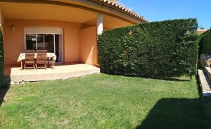 Vonkajšia záhrada v ubytovaní VACAY Villa Anna, jardín privado, piscina comunitaria, en Costa Brava, L'Escala!