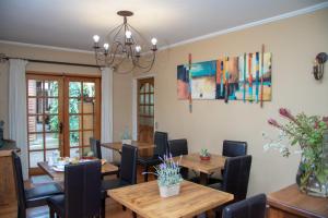 Gallery image of Hotel Casa Marron in Villarrica