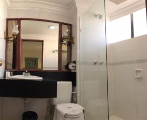 The Executive Hotel Lahad Datu的一间浴室