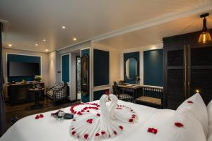 Katil atau katil-katil dalam bilik di Hanoi Esplendor Hotel and Spa