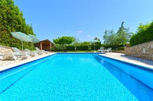 Bazén v ubytování Pool Apartments 624 nebo v jeho okolí
