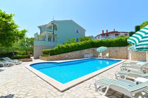 Bazén v ubytování Pool Apartments 624 nebo v jeho okolí
