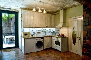 Cucina o angolo cottura di Retro Hostel & Tours