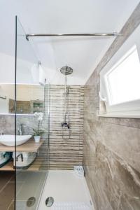 Kúpeľňa v ubytovaní Apartmani NEVA, Pridraga + 37 fotografií