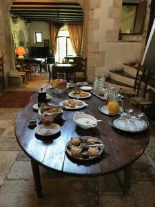 Jedlo v ubytovaní bed & breakfast alebo blízkom okolí