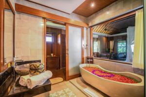 Area tempat duduk di Ananda Ubud Resort