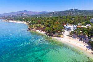 an aerial view of a beach and the ocean at Studios Nautilus III in Potos