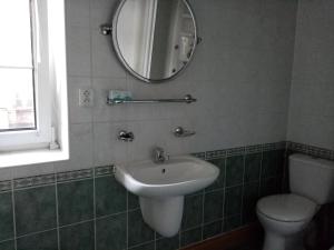A bathroom at apartmany Jan Becher