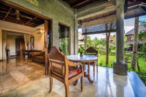 Kebun di luar Ananda Ubud Resort