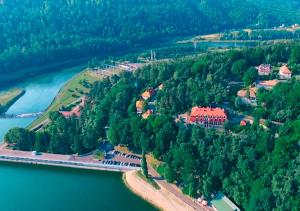 Foto de la galería de Ośrodek Szkoleniowo Wypoczynkowy ROŻNÓW en Rożnów