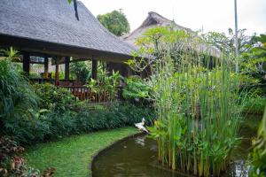 Kebun di luar Ananda Ubud Resort
