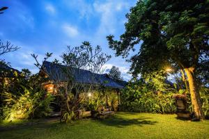Kebun di luar Ananda Ubud Resort