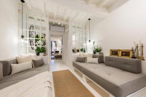 Posedenie v ubytovaní Trastevere Luxury&Charming Loft with Courtyard