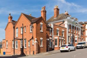 Gallery image of Hill Cottage Apartments Coleshill Open for NEC weekend visitors - Hosted By Coventry Accommodation in Coleshill
