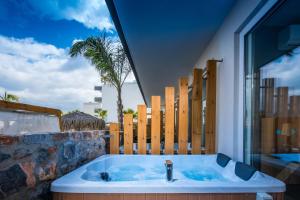 Fotografia z galérie ubytovania Infinity Blue Boutique Hotel & Spa - Adults Only v Hersonissose