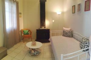 Ένα ή περισσότερα κρεβάτια σε δωμάτιο στο Sweet Home (50m from center Lithostroto)