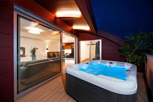 Fotografie z fotogalerie ubytování The Q Superior - a penthouse with jacuzzi and sauna v Rovinji