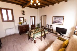 Posedenie v ubytovaní Cascina al Ponte