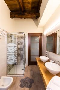 Koupelna v ubytování Cascina al Ponte