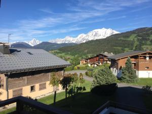 Zdjęcie z galerii obiektu Appartement cosy et chaleureux à Megève avec vue sur le Mont Blanc w mieście Demi-Quartier