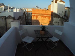Balkón nebo terasa v ubytování Cosy appartment w/ terrace in the old city centre
