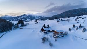 Gutshof Harlandleiten during the winter