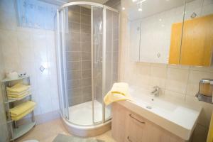 Koupelna v ubytování Ferienwohnung Permoser + 37 fotografií