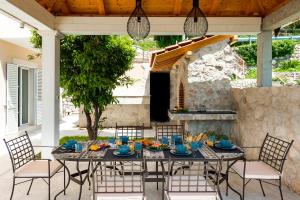 Sân trong/khu vực ngoài trời tại Villa Vesna