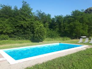 Bazén v ubytování Farmica, Bed&Breakfast, Bazen izdvojen nekoliko minuta hoda nebo v jeho okolí