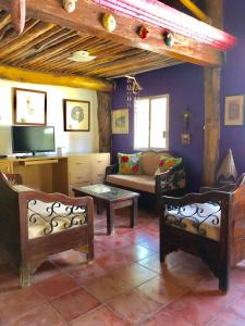 A seating area at Ch'ejum bungalow