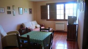 Część wypoczynkowa w obiekcie Apartamentos Rurales Casa Tata