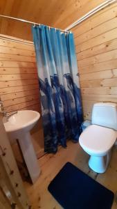 Koupelna v ubytování Nõva Madise Guesthouse + 37 fotografií