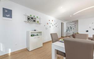 Kuchyňa alebo kuchynka v ubytovaní Apartment Kata with Private Pool