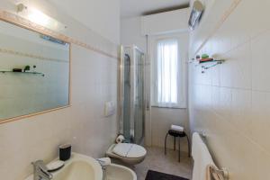 A bathroom at Casa Vacanze Isophylla