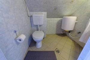 Kúpeľňa v ubytovaní Zsoryka Vendégház