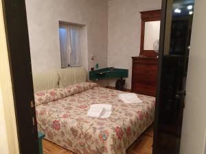 Posteľ alebo postele v izbe v ubytovaní SESTRI Villa Vignolo with POOL
