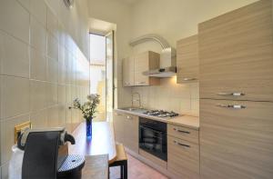 Kuchnia lub aneks kuchenny w obiekcie Rome Luxury House - The House