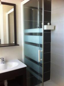 Et badeværelse på Au coeur de bourg...